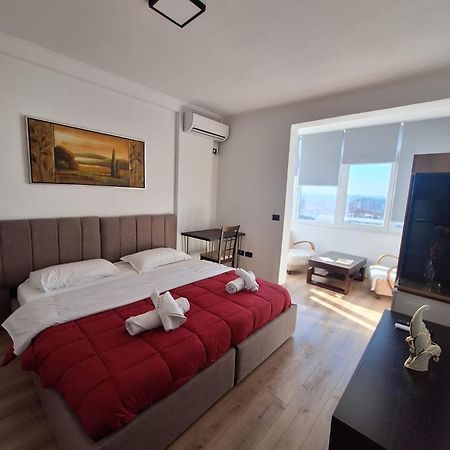 Albania Apartment Near Tirana City Center Double Or Twin Bed מראה חיצוני תמונה