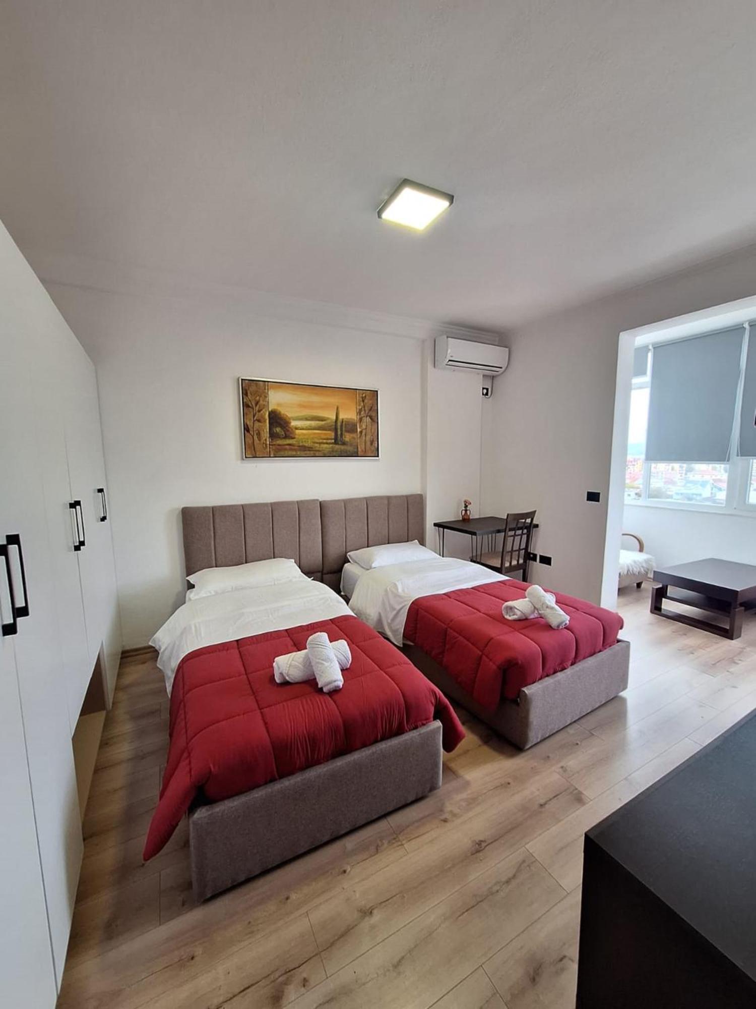 Albania Apartment Near Tirana City Center Double Or Twin Bed מראה חיצוני תמונה